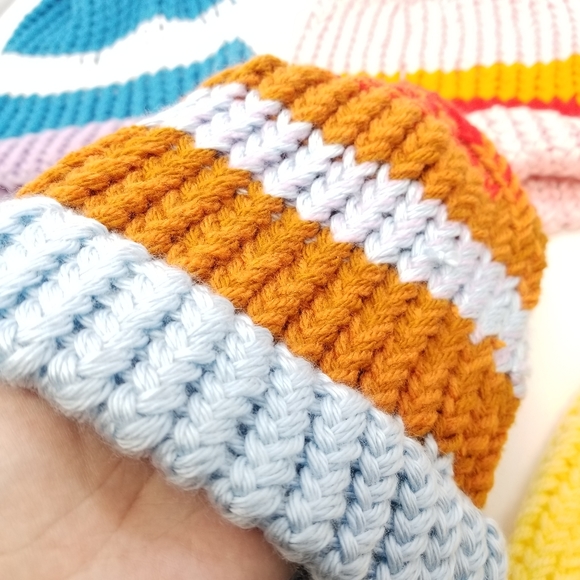 Five Handmade Knit Beanie Set! Family Friends Gift - Picture 10 of 10